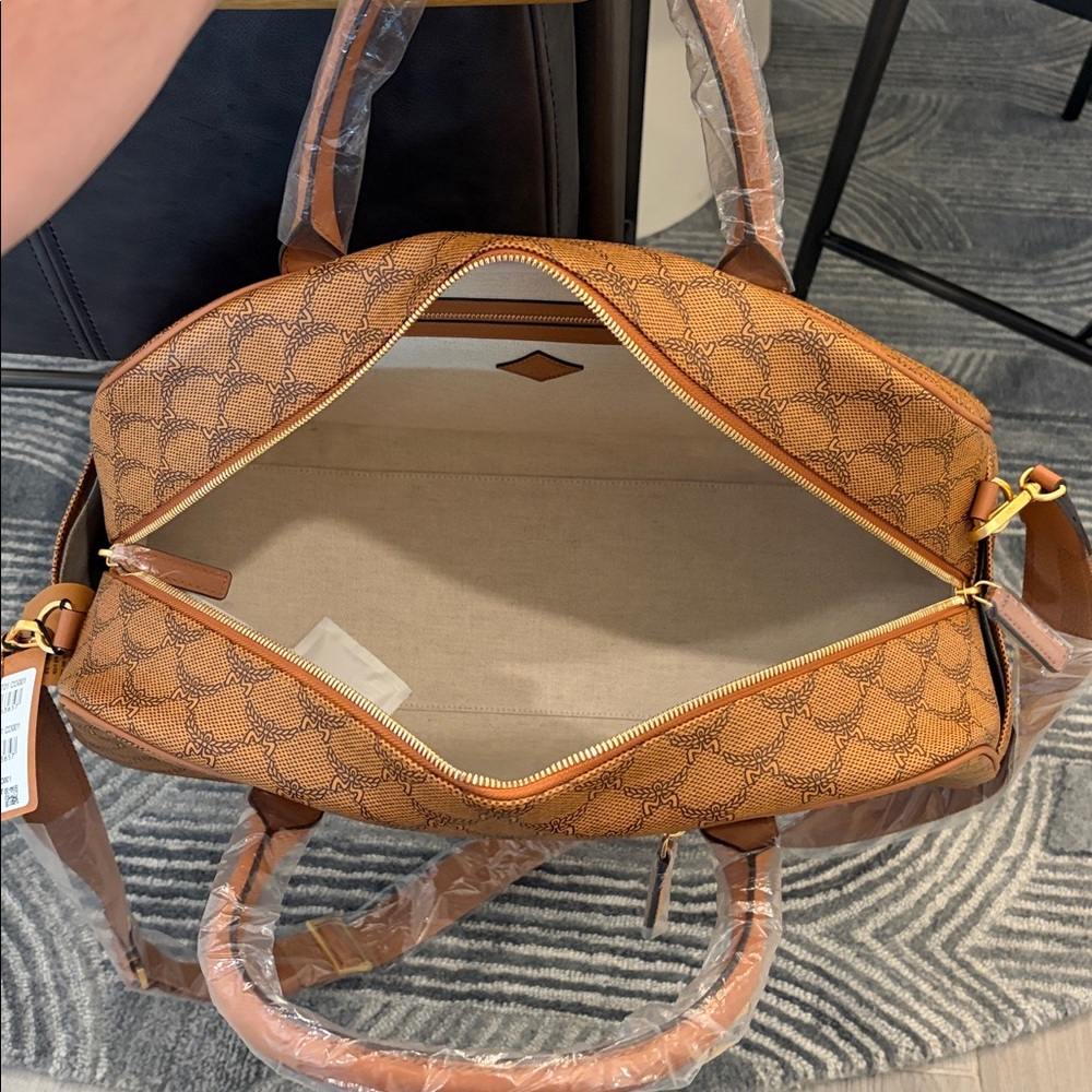 🔥 MCM XL Ottomar Weekender Bag – LIMITED SPECIAL EDITION – NWT! 🔥 - Picture 8 of 10